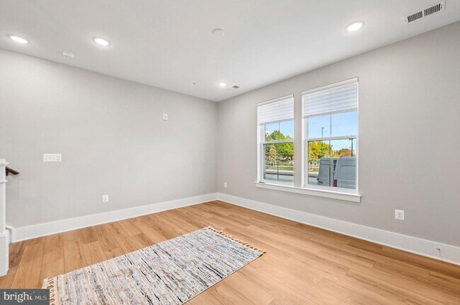 Photo - 2506 W Peninsula Dr