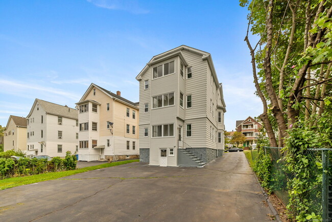 Photo - 279 Linwood St Unidad 3