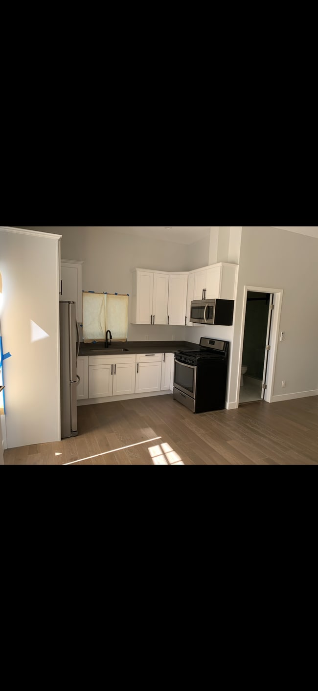 Photo - 8456 Darby Ave