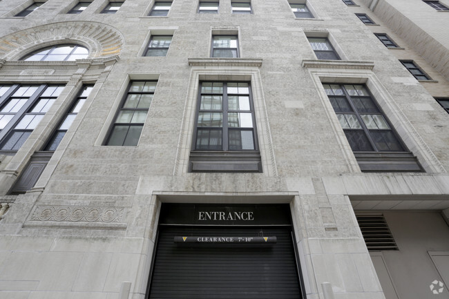 850 Lake Shore Drive - 850 Lake Shore Drive Apartments