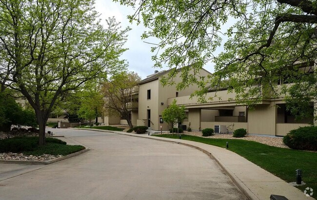 Building Photo - Quiet 1B/1B North Boulder Condo - Availabl... Unit 20