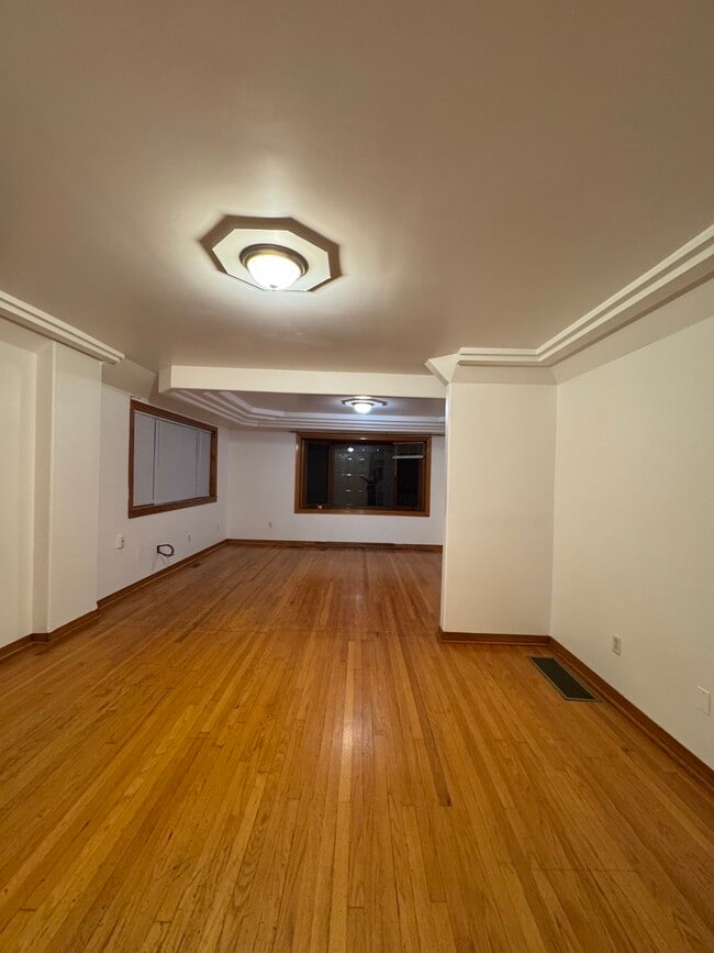 Living room - 104 W Main St Unit 1
