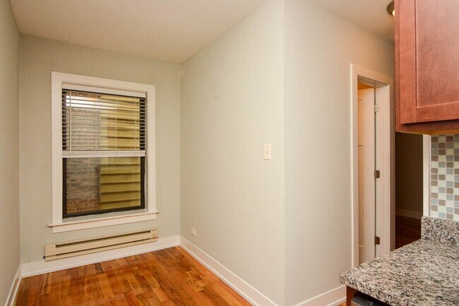 Photo - 2858 N Mildred Ave Unit R2
