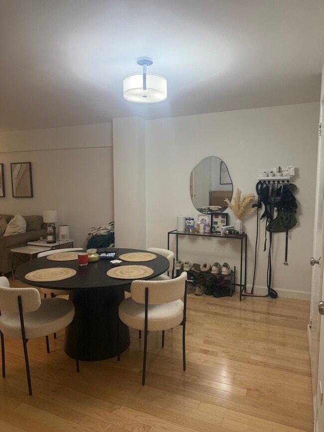 Photo - 420 E 64th St Unit Royal York