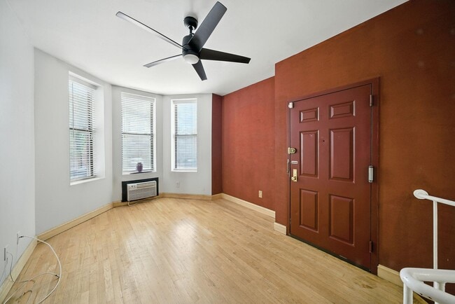 Photo - 224 48th St Unit 1G