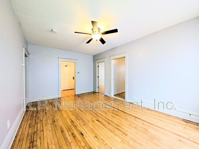 Photo - 61 Delos St W Unidad Apt 1