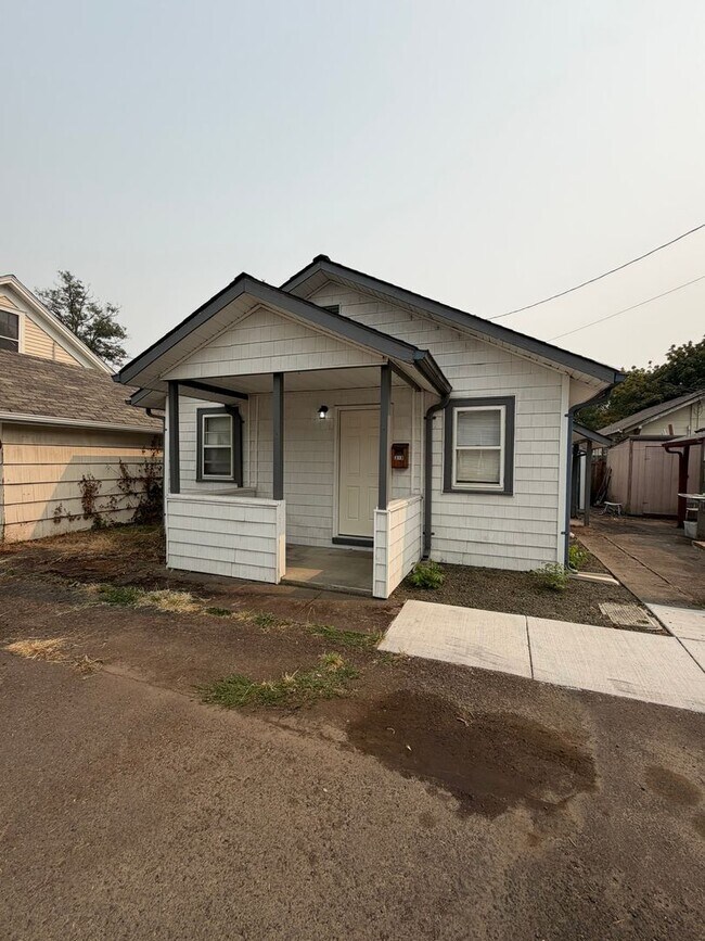 Photo - 318 SW Washington St