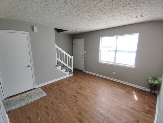 Building Photo - 16 Duiguid Dr