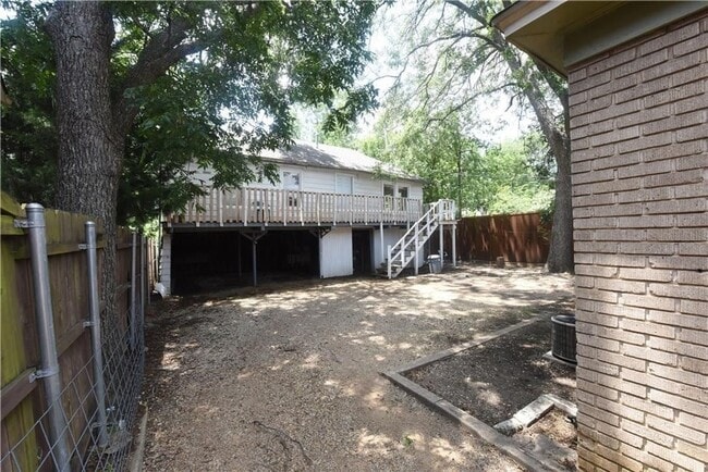 Building Photo - 5838-5842 Prospect Ave. Unit 5842 Prospect