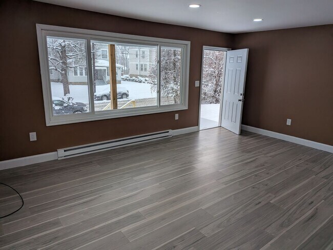 Photo - 1520-1524 Sanderson Unit 1524 Sanderson # 1 (2Bed)