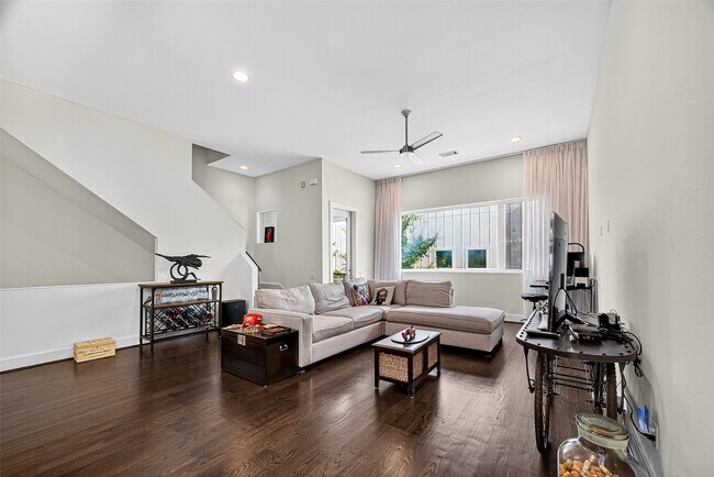 Photo - 1232 W 24th St Unidad C