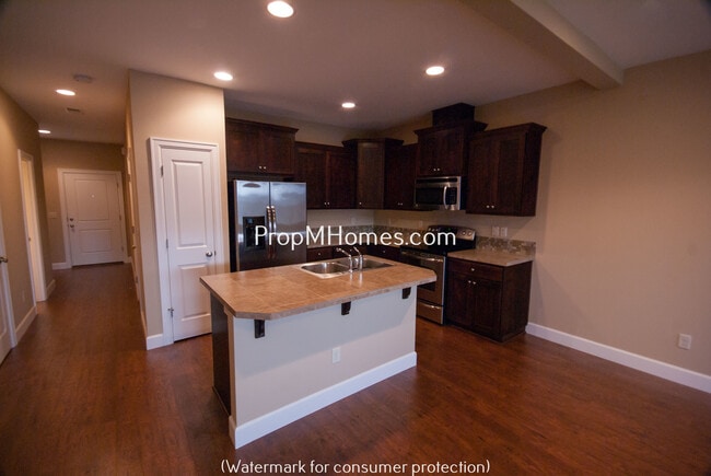 Photo - Beautiful Damascus Three Bedroom Townhouse in Wind Swept Waters!