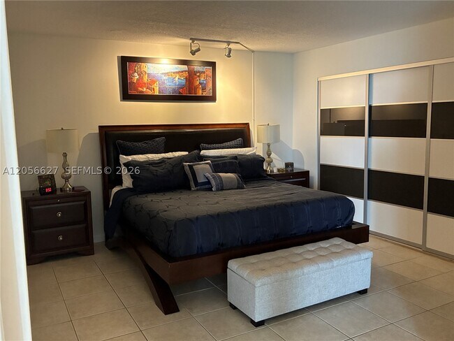 6917 Collins Ave Unit 1207