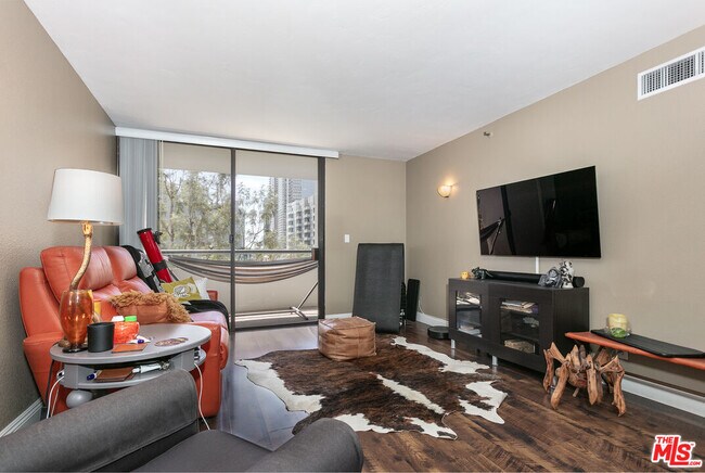 Building Photo - 600 W 9th St Unit 810 Rental