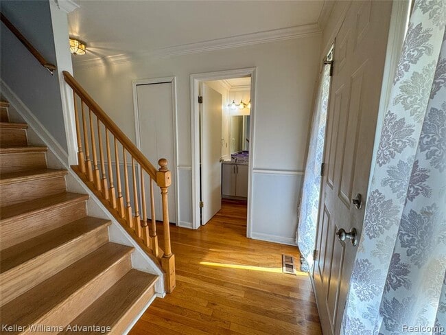 Photo - 2867 Woodmont Dr W