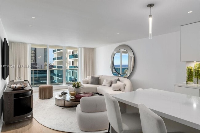 Photo - 2301 Collins Ave Unit 902