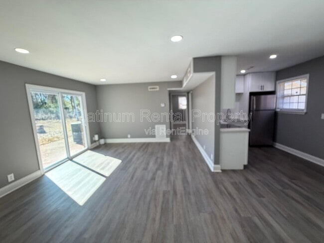 Photo - 1492 Waverly Way Unidad B-2