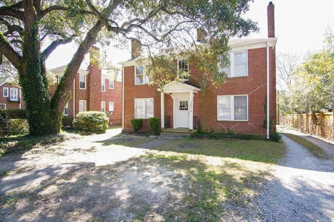 Building Photo - 3014 Kershaw St Unit 3 Rental