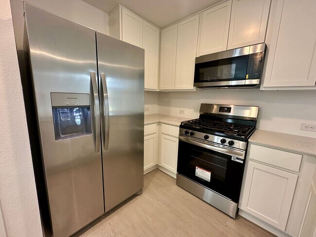 Photo - For Lease | 4 Bed, 2.5 Bath |1,979 Sq Ft | Caney Mills |