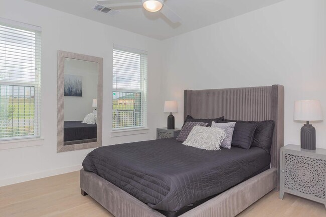 Photo - Stylish Houston Apartment | $99 Move-In! Unit HRY