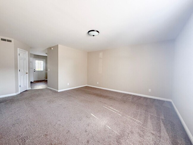 Photo - 42 Eastgate Cir Unit B