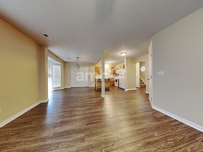 Photo - 2330 Antoinette Way