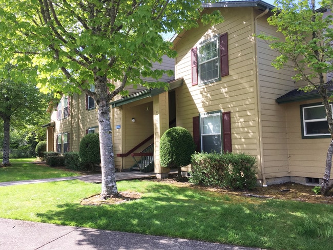 Salmonberry Knoll - Salmonberry Knoll Apartments