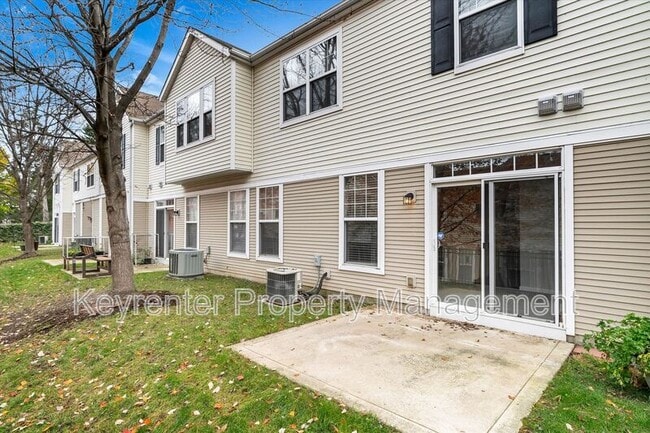 Photo - 102 Kingston Terrace Ct