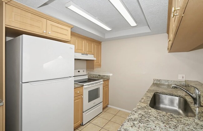 Photo - 7713 Seashore Dr
