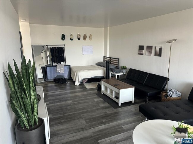 Building Photo - 90 Prospect Ave Unit 8C-8C Rental