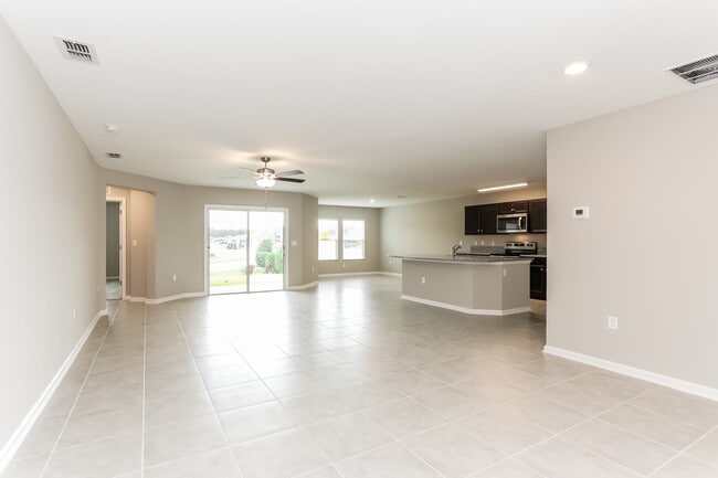 Photo - 9330 Joannes Wy