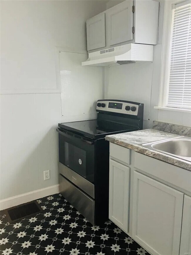 6531 Leschen Ave House House Rental in St. Louis, MO