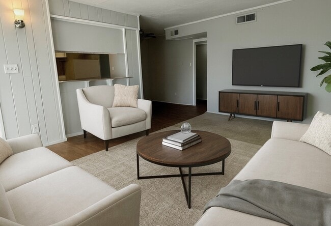 Photo - 1000 Heights Blvd