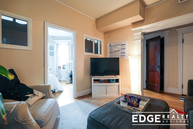 Photo - 1729 Commonwealth Ave