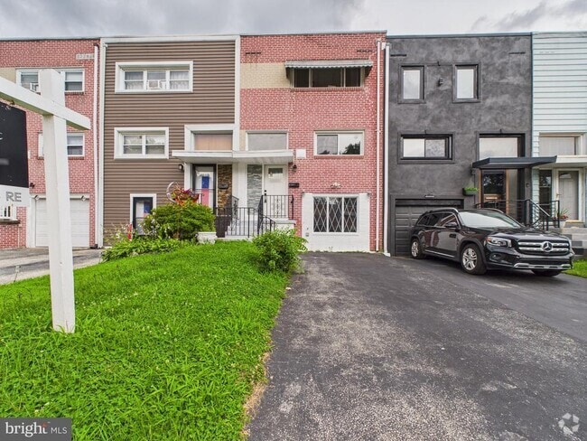 Building Photo - 2033 Valleyview Dr Rental