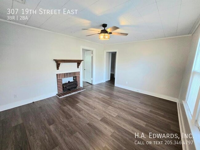 Photo - 307 19th St E