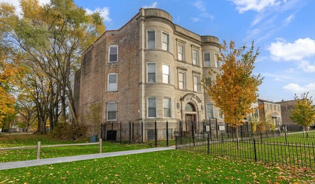 Building Photo - 5343 S Indiana Ave