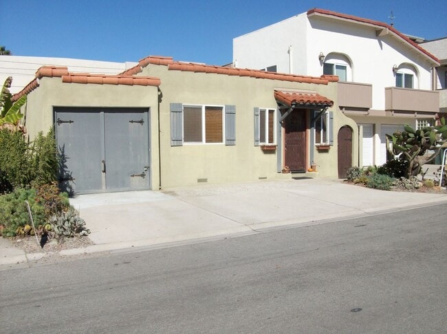 Building Photo - 141 Burbank Ave