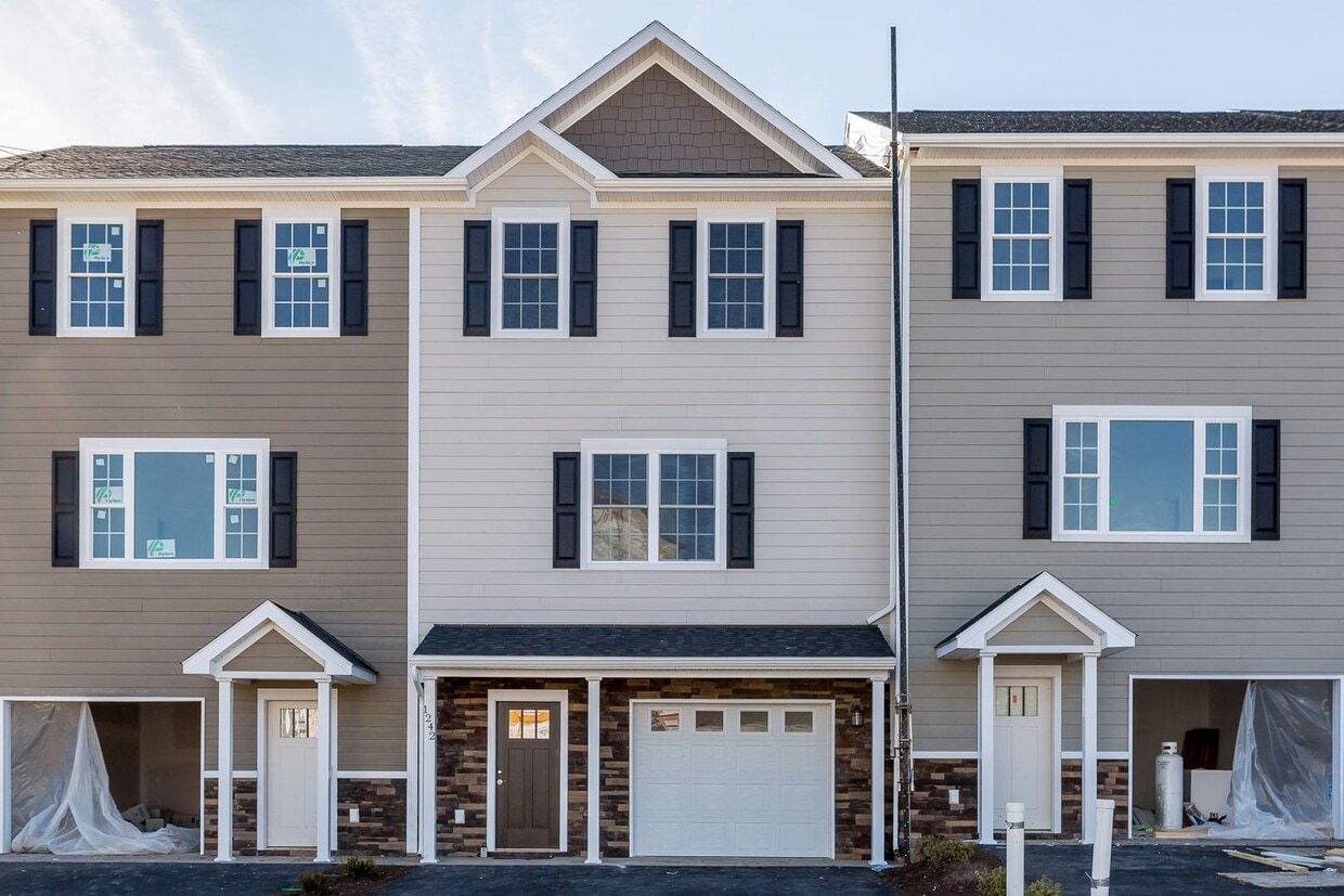 Townhome for rent in Crescent Ridge subdiv... - Townhome for rent in Crescent Ridge subdiv...
