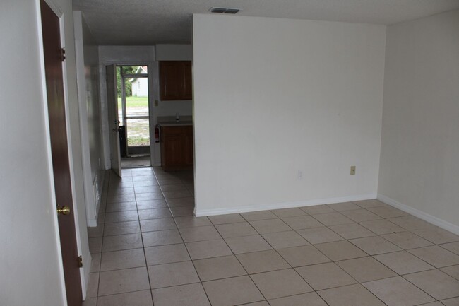 Photo - 1711 Birchwood Cir Unit #1