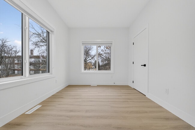 Photo - 8829-8122 122 Ave NW Unit 5