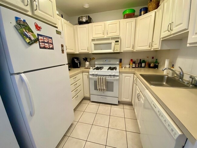 Photo - 111 W 8th St Unit Q