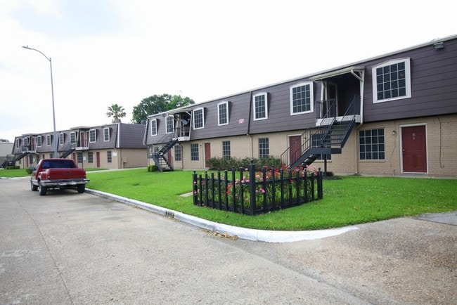 Silvercreek Apartments - Silvercreek Apartments