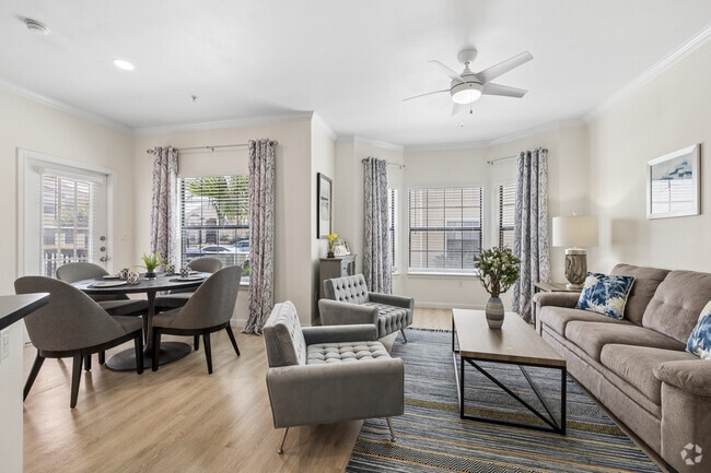 B2 2BR, 2BA - 954SF - Living Room - Gulf Breeze