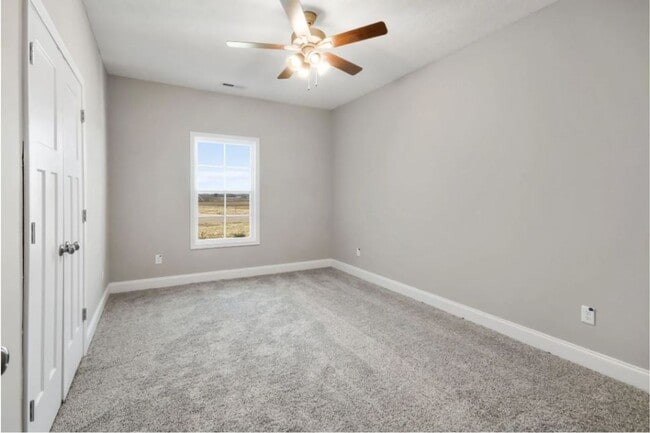 Photo - 406 St George Wy