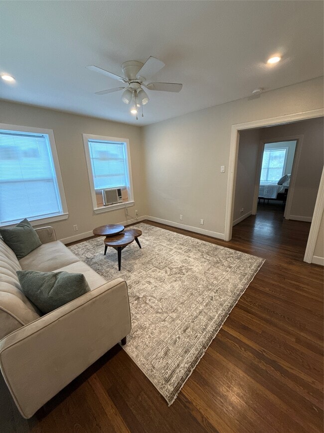 Photo - 4308 Leeland St Unidad 3