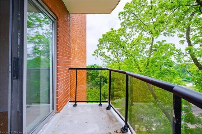 Photo - Lakeside Apartments