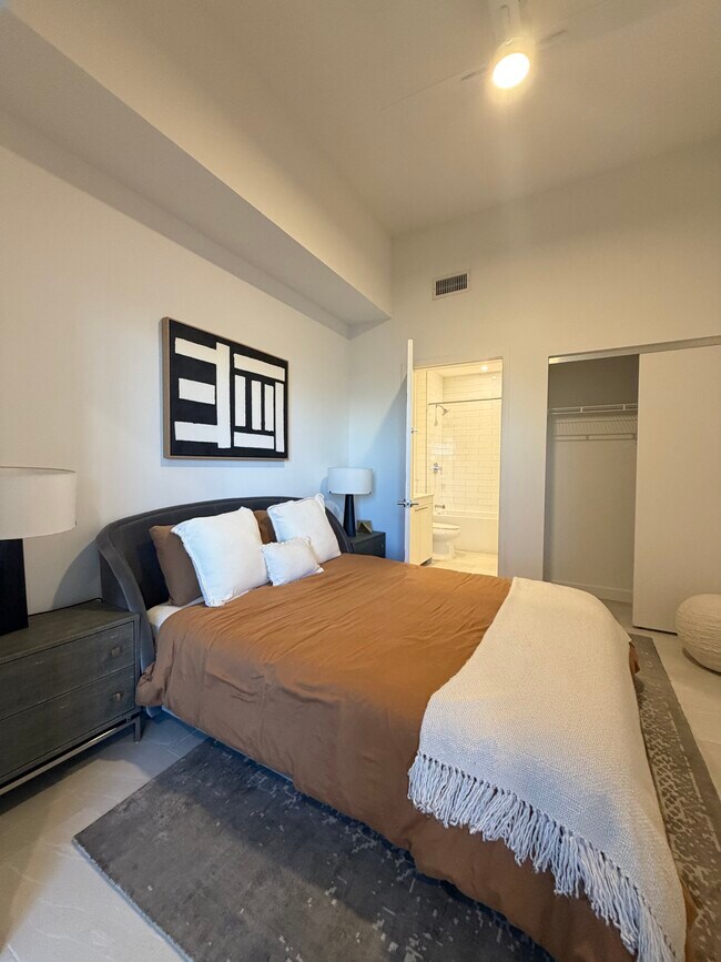 Photo - 170 NE 23rd St Unit T6