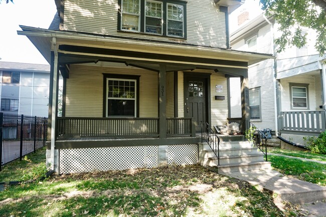 Photo - 931 Goodhue Blvd Townhome