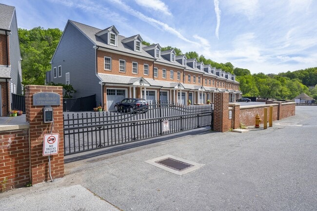 Photo - 118 Bancroft Mills Rd